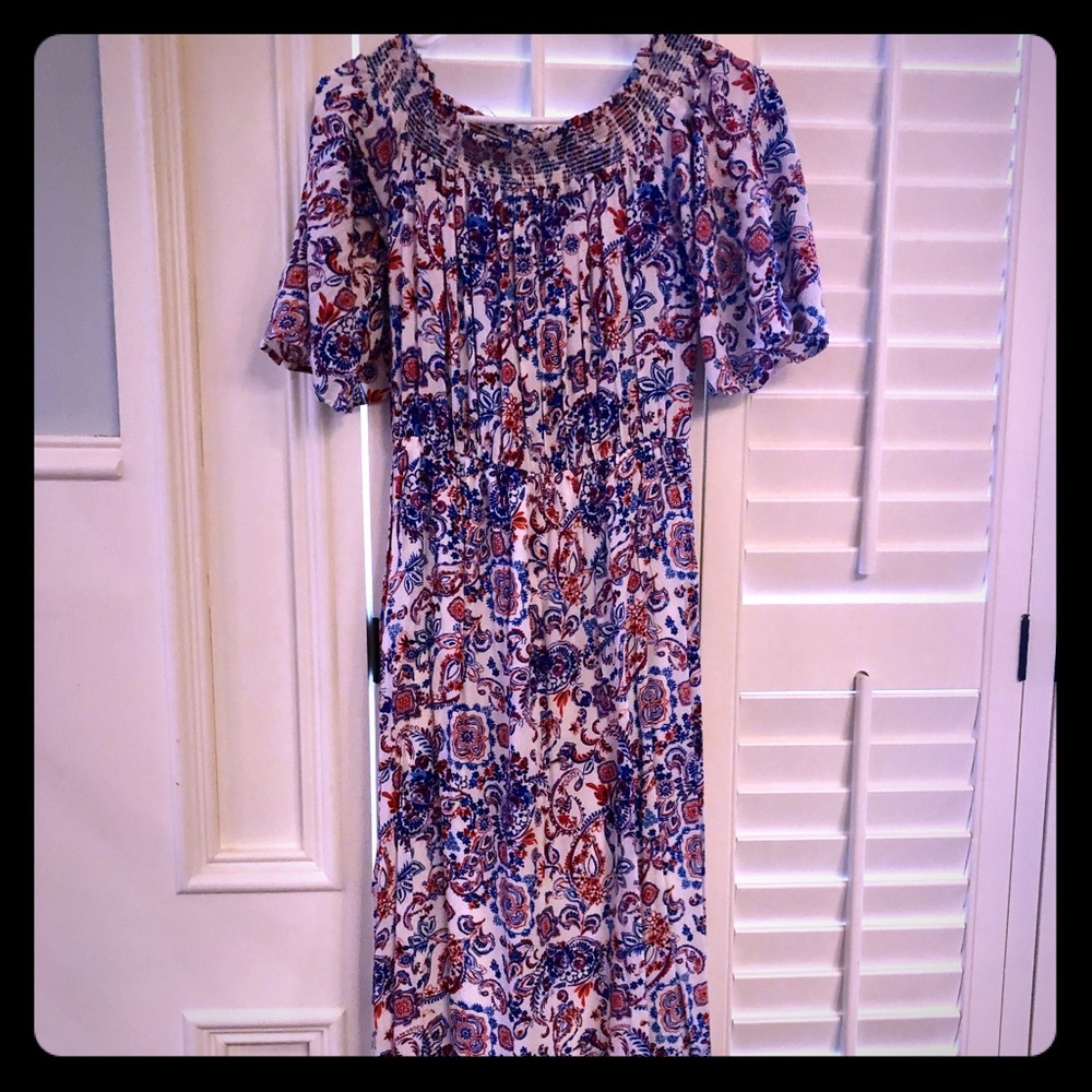 Everly off the shoulder midi dress. Size M